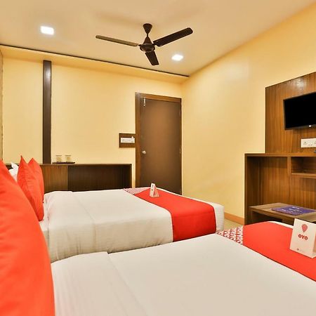 Oyo 12196 Hotel Mayur Park Residency Ahmedabad Eksteriør bilde