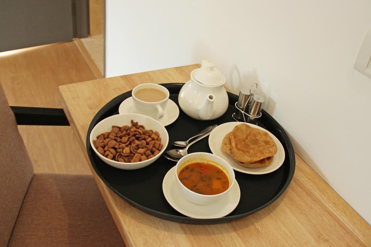 Oyo 12196 Hotel Mayur Park Residency Ahmedabad Eksteriør bilde