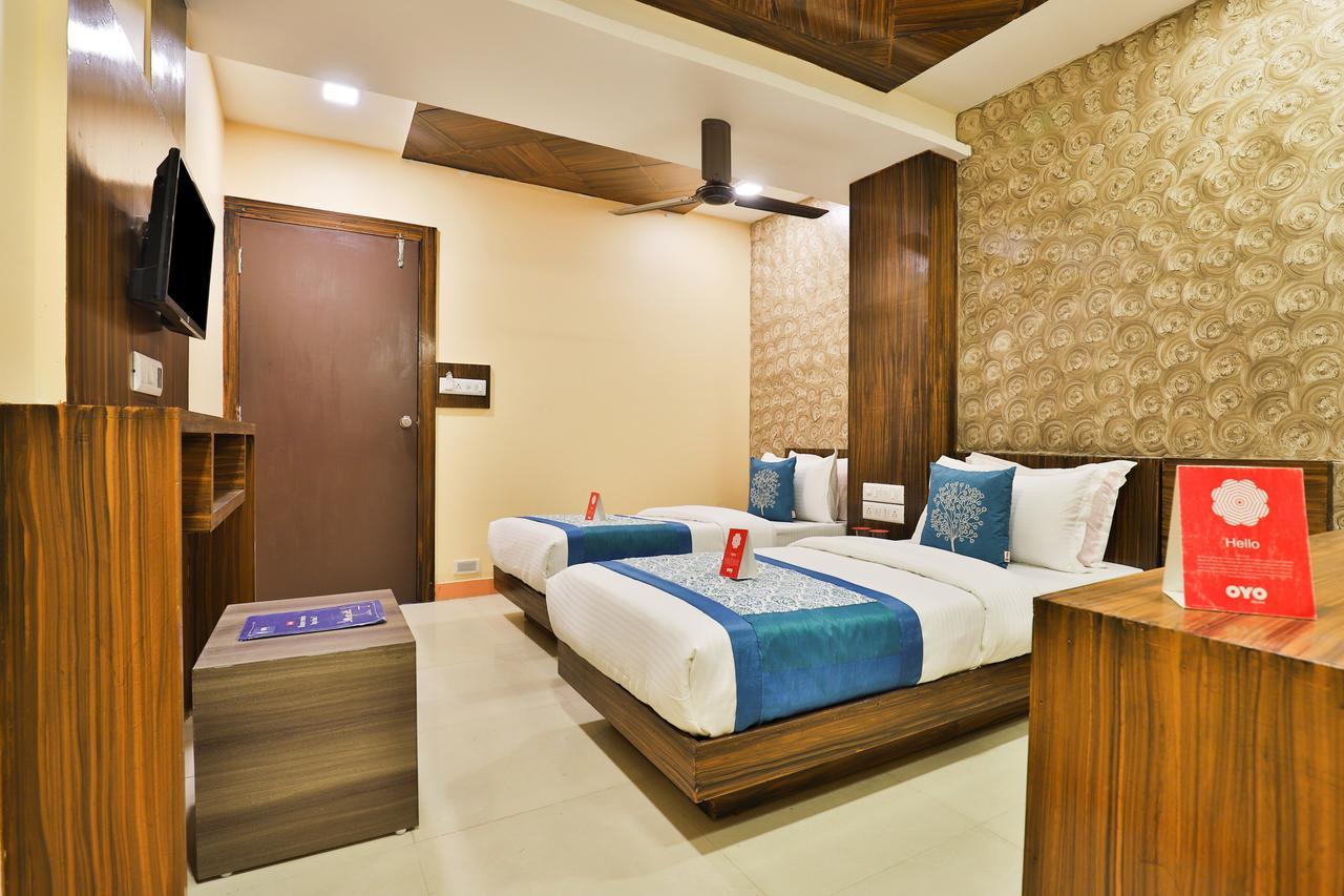 Oyo 12196 Hotel Mayur Park Residency Ahmedabad Eksteriør bilde